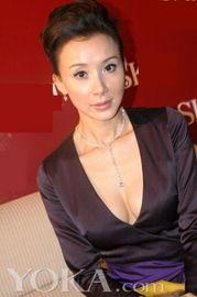 女明星露出乳房,女明星意外露出乳房引发热议