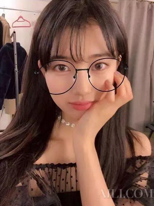 青春眼镜妹av磁力,一场激情四溢的视觉盛宴